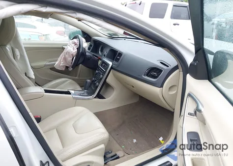 2012 Volvo S60 T5 z USA, uszkodzony, nr VIN YV1622FS6C2119716